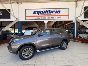 TOYOTA   HILUX SW4